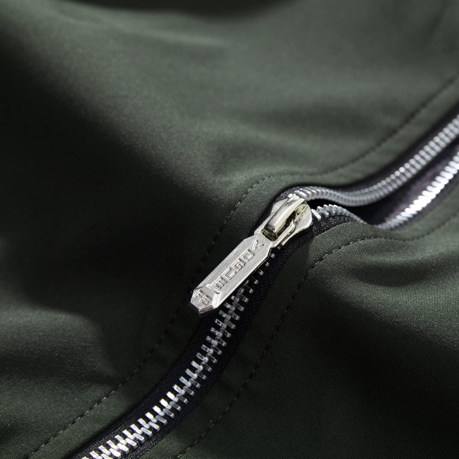 URBANFIND Men's Slim Fit Lightweight Sportswear Jacket Casual Bomber Jacket - Image 2