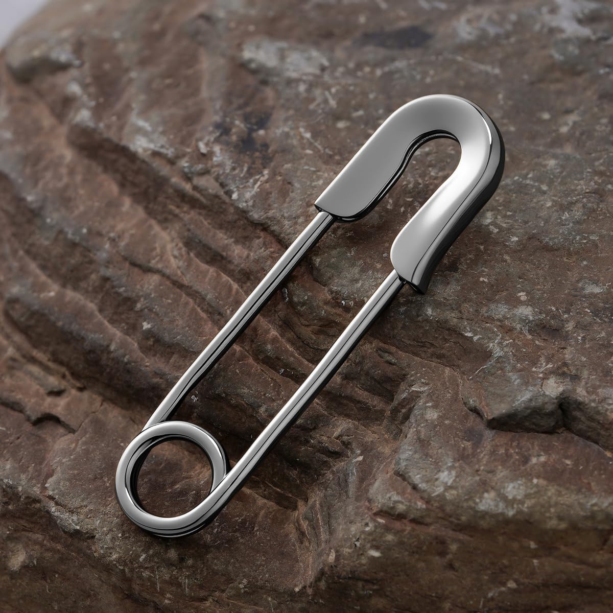 ERKUOO Safety Pin Ear Hangers for Stretched Ears Gothic Punk Industrial Shackle Spike Weights 4G 6G Hypoallergenic Gauges Tunnels Body Piercing Jewelry