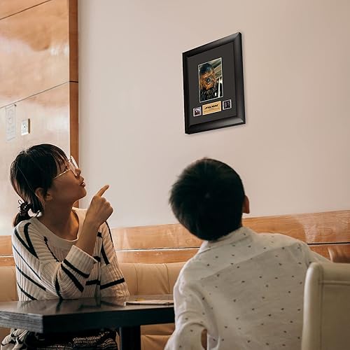 Miniatura 9 de FILMCELLS - Star Wars - Boba Fett - Presentación de arte mural de edición limitada de 11" x 13" - Incluye dos clips de película de 1.378 in