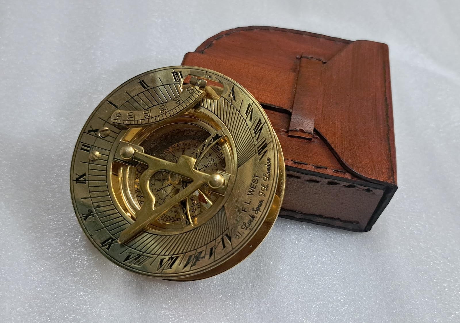 NAUTICAL COLLECTION Premium Sundial Compass with Intricate Detailing, Presented in an Exquisite top-Grain Leather case.