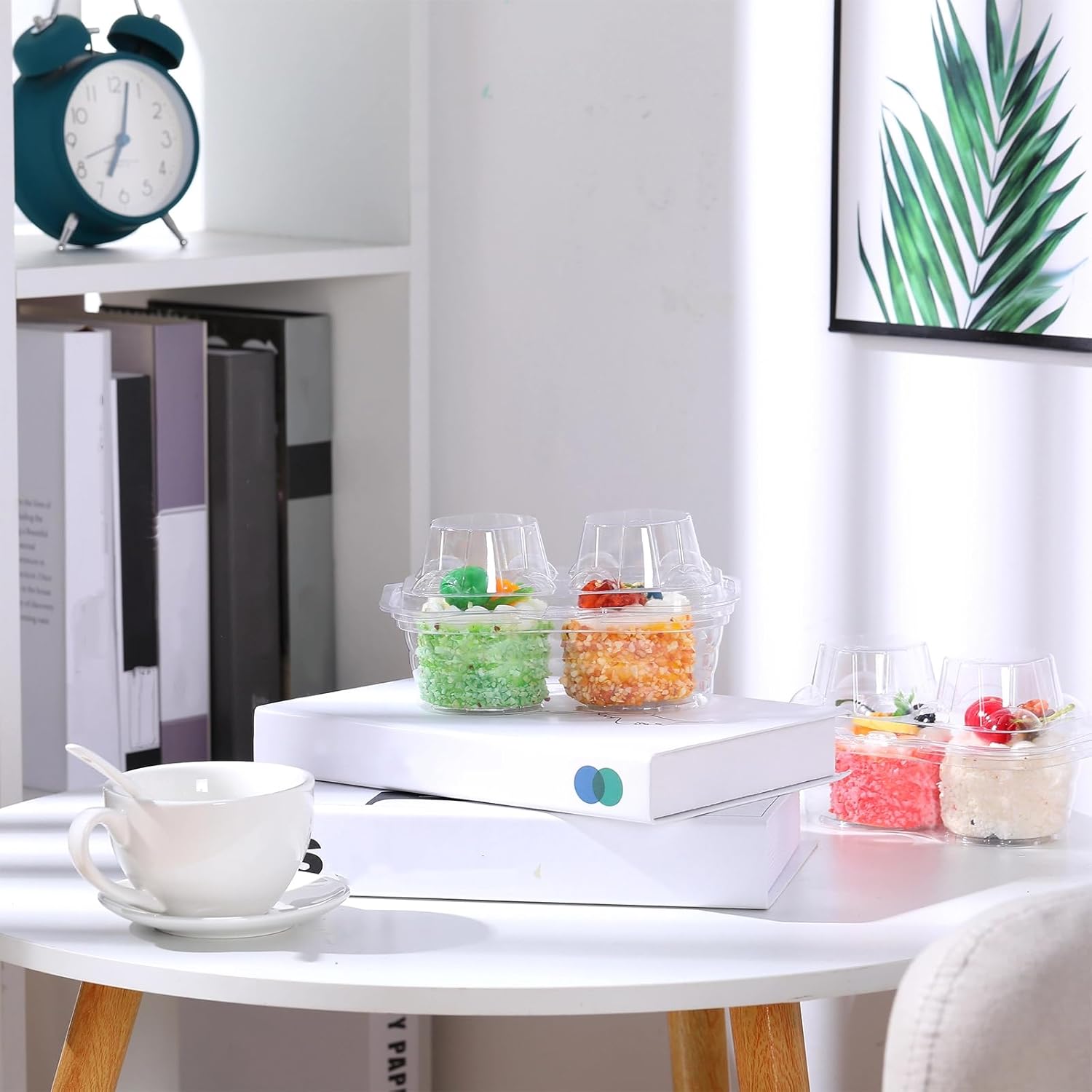 Eaasty 100 Pcs 2 Compartment Plastic Cupcake Containers Disposable Deep Cupcake Carrier Holder Box with Lids Stackable Clear Dessert Container for Muffin Pies Weddings Birthday Party