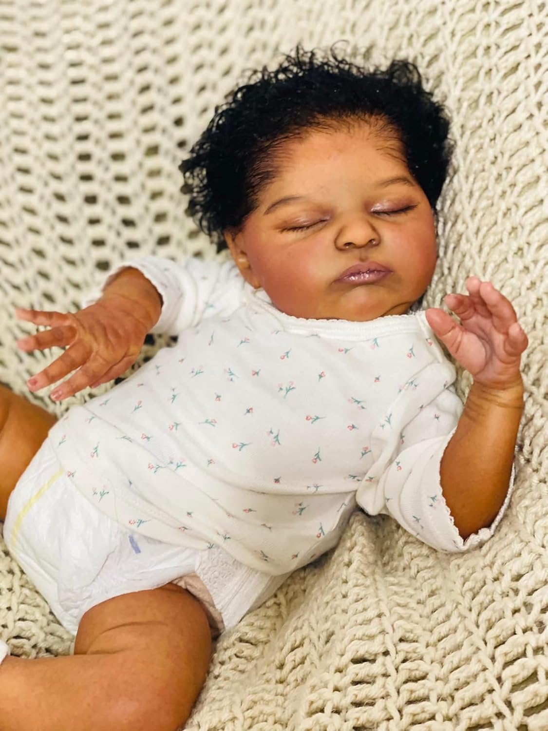 Reborn Baby Dolls Black Girl - 18 Inch Soft Feeling Realistic-Newborn Baby Dolls Cute Real Life Baby Doll with Curly Hair Gift for Age3+