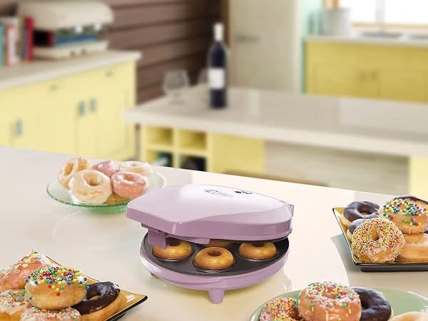 Bestron Donut Maker Electric Donut Maker for 7 Small Donuts Including Non-Stick & Luminous Indicator 700 Watt Pink - 3