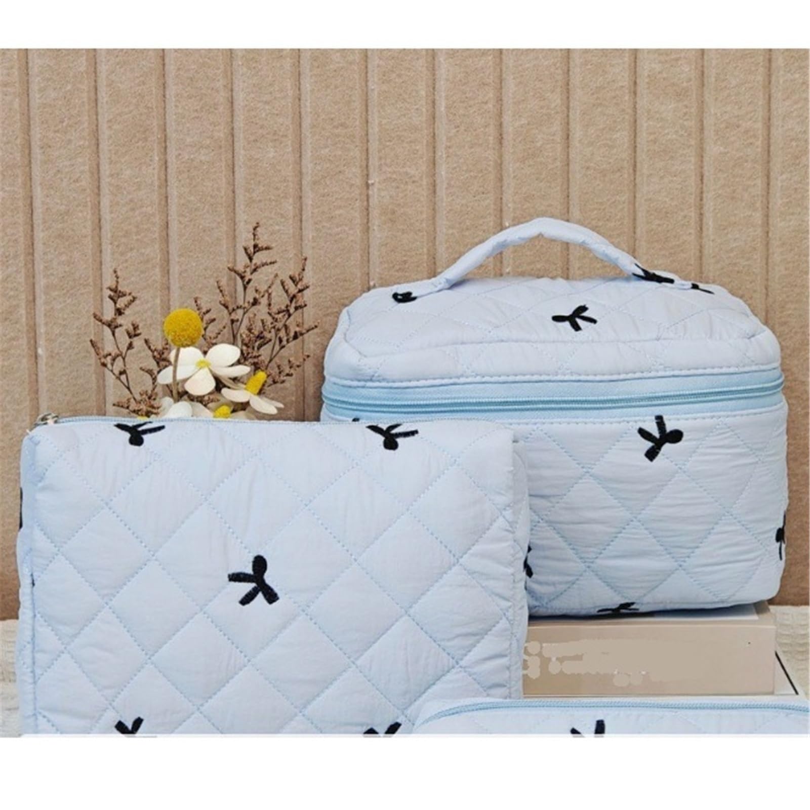 Borsa for il trucco portatile da donna, grande capacità, borsa da viaggio for articoli da toeletta da donna(White Four-Piece Set)