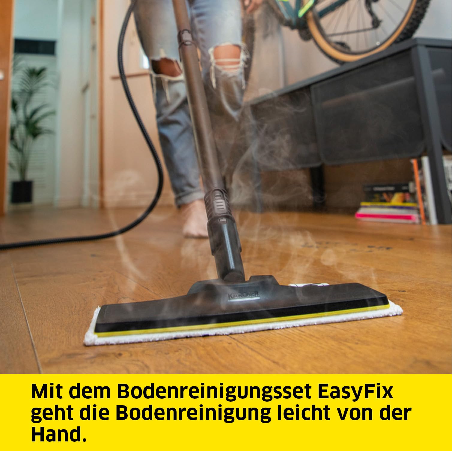 Kärcher Dampfreiniger SC 2 EasyFix, Dampfdruck: 3,2 bar, Aufheizzeit: 6,5 min., Leistung: 1.500 W, Flächenleistung: 75 m², Tank: 1 l, mit Bodenreinigungsset EasyFix, Düsen und Mikrofaserbezug, Weiss