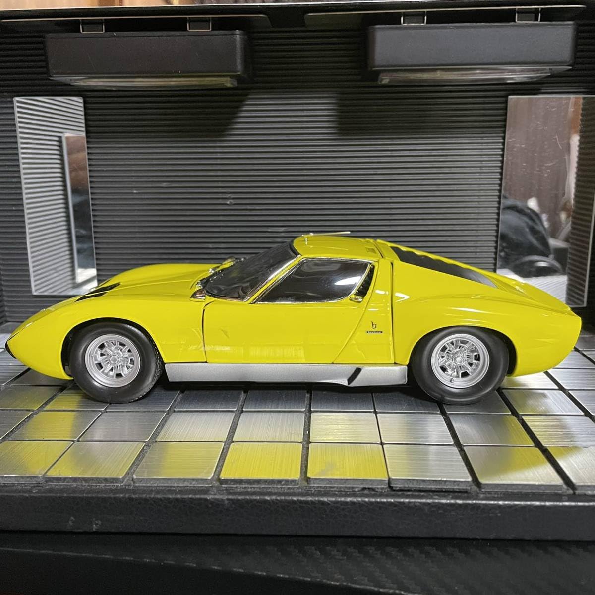 Amazon.co.jp: 未展示品 京商 1/18 ランボルギーニ ミウラP400SV 