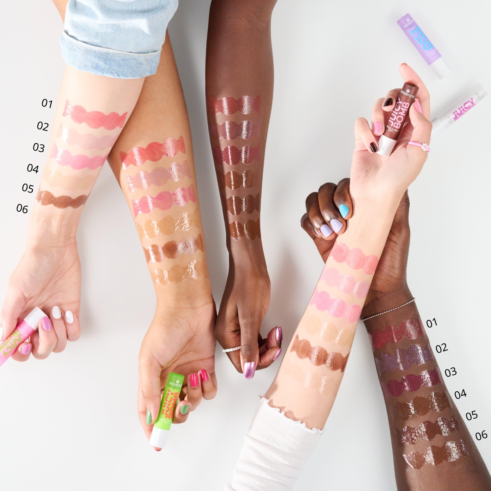 essence Bálsamo labial brillante JUICY BOMB, natural, brillante, rociado (2.5g)