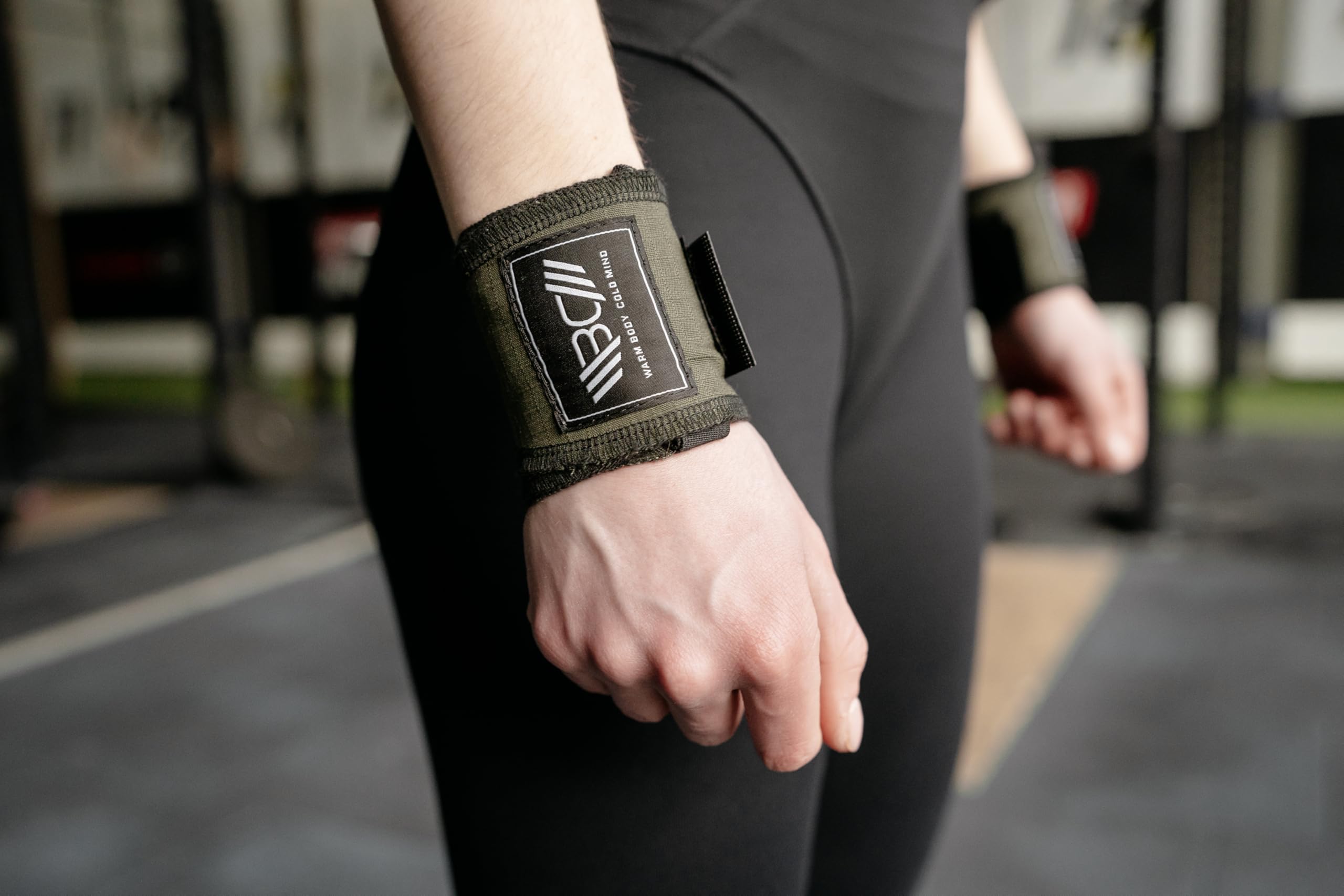 WARM BODY COLD MIND Muñequeras de Algodón de Primera Calidad para Levantamiento de Pesas - Cotton Wrist Wraps Crossfit, Bodybuilding, Peso Muerto, Gimnasio, Entrenamiento, Fitness, Weightlifitng