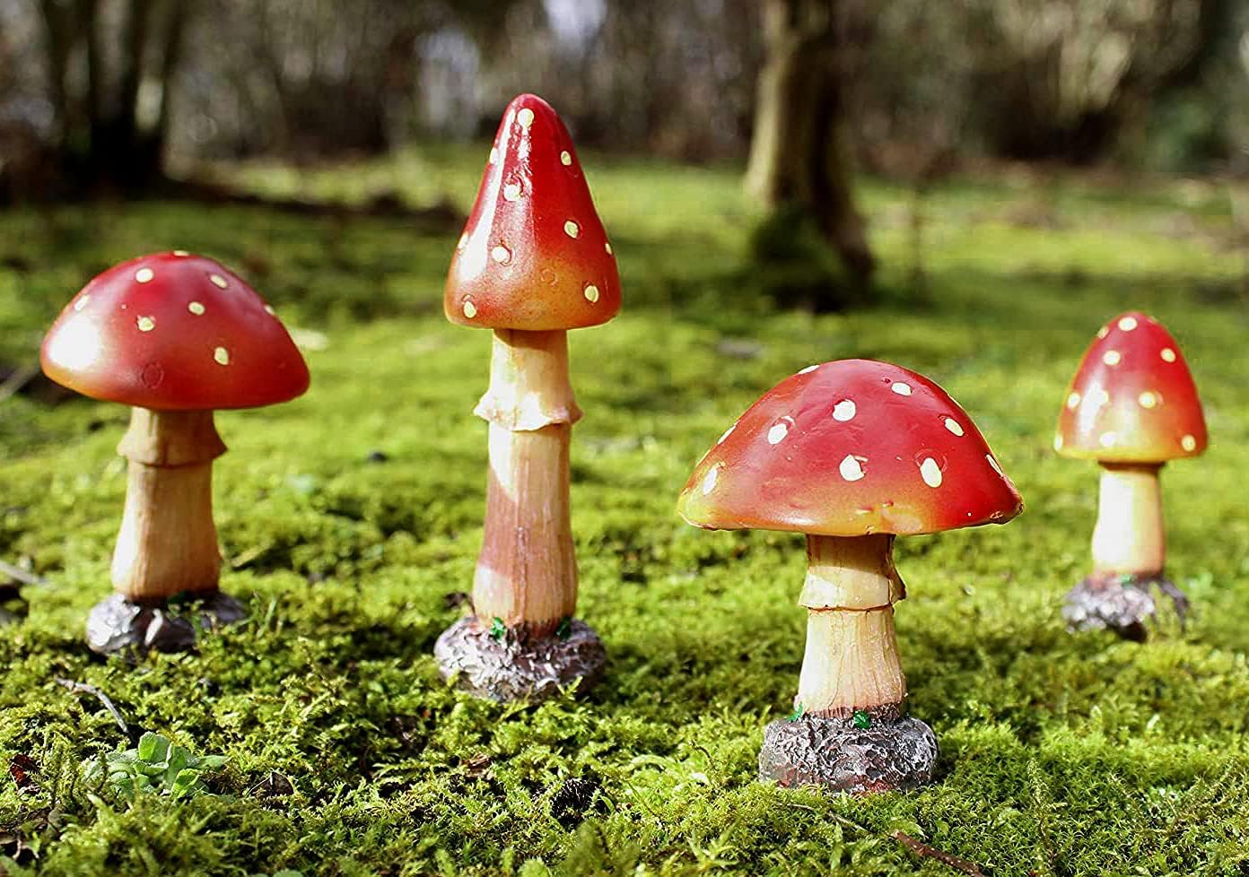 Garden Mile 4pc Red Toadstool Mushroom Garden Ornaments Outdoor indoor Fairy Garden Accessories Decor Outdoor Miniatures Patio Flowerbed Decking Rockery Decorative Figurines