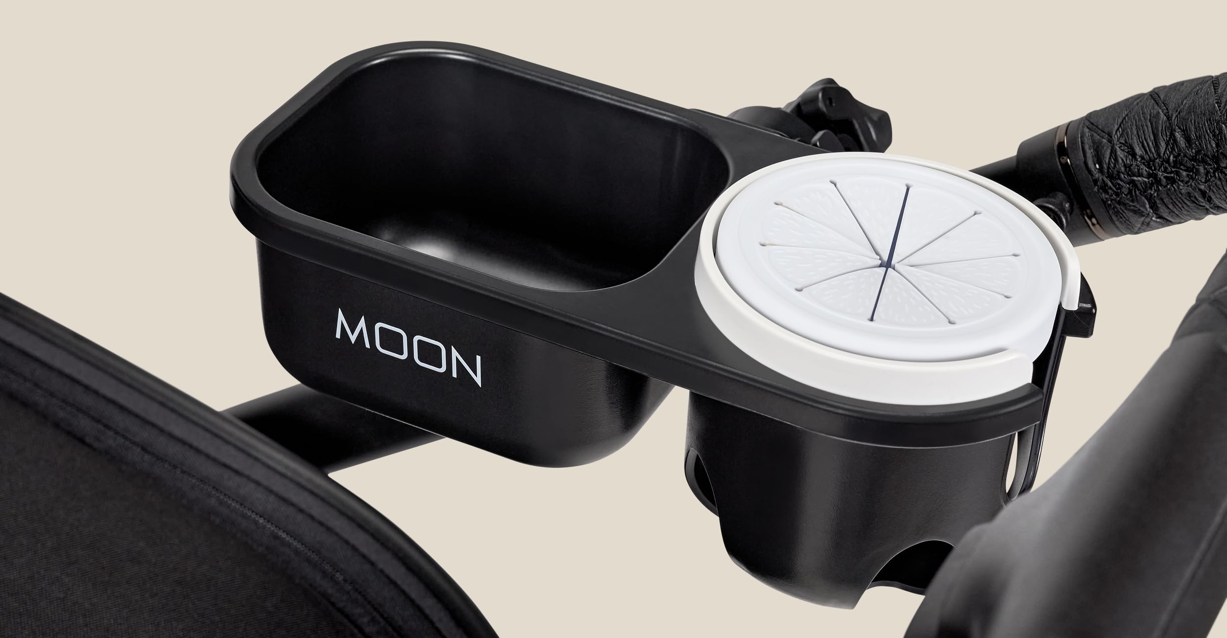 MOON Universal Cup Holder & Tuch Blaubaer | Verstellbarer Flaschenhalter mit Box | Getränke- und Kaffeetassenhalter Buggy Kinderwagen | extra Aufbewahrungsfach für Utensilien | Zubehör stabil & sicher