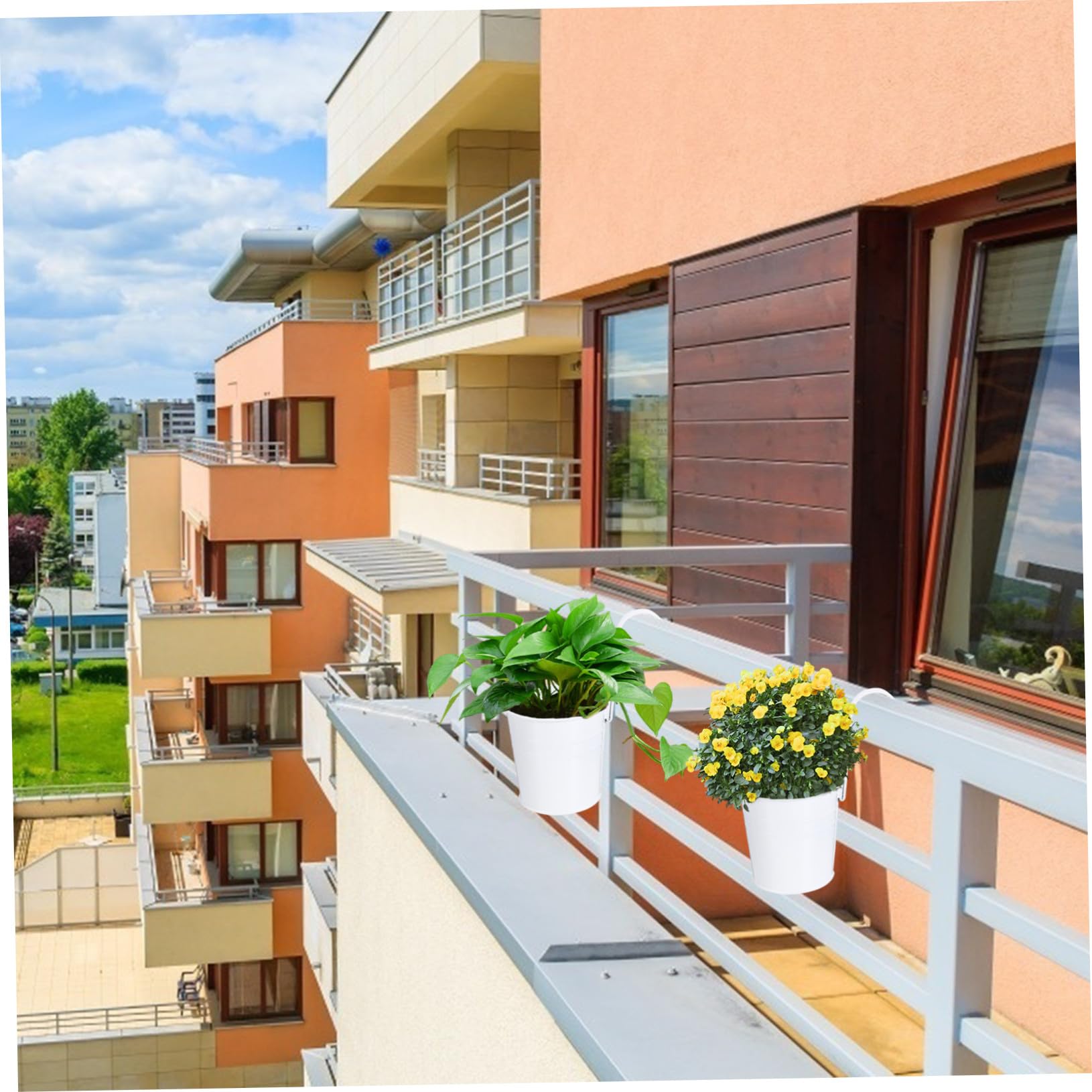 VICASKY Vasi da Fiori Sospesi 8 Pezzi Gancio Staccabile e Foro di Drenaggio in Ferro Bianco per Balcone Giardino e Recinzione