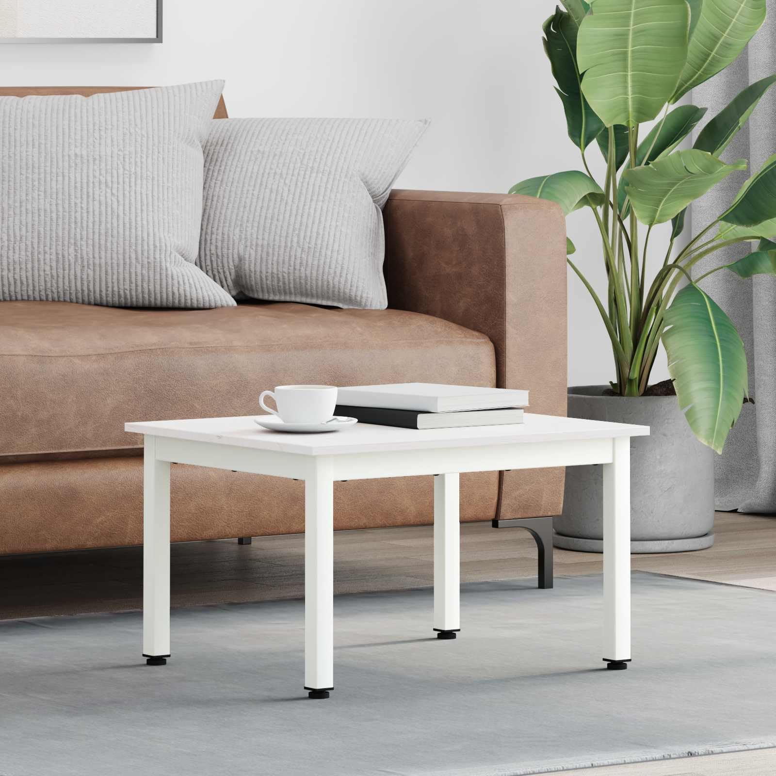 Table basse blanche en bois de pin massif au design élégant et épuré