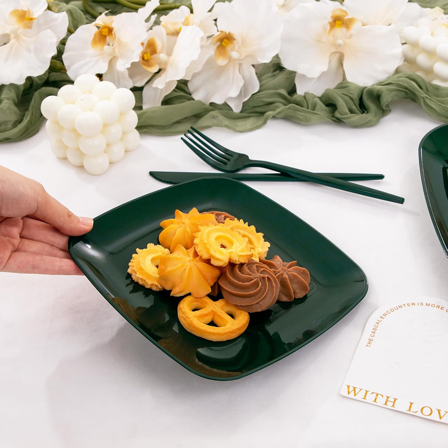 PULOTE 60PCS Green Square Plastic Plates - Green Disposable for 30 Green Guests Include 30 Dinner and 30 Dessert Plates for Party&Christmas - Image 4