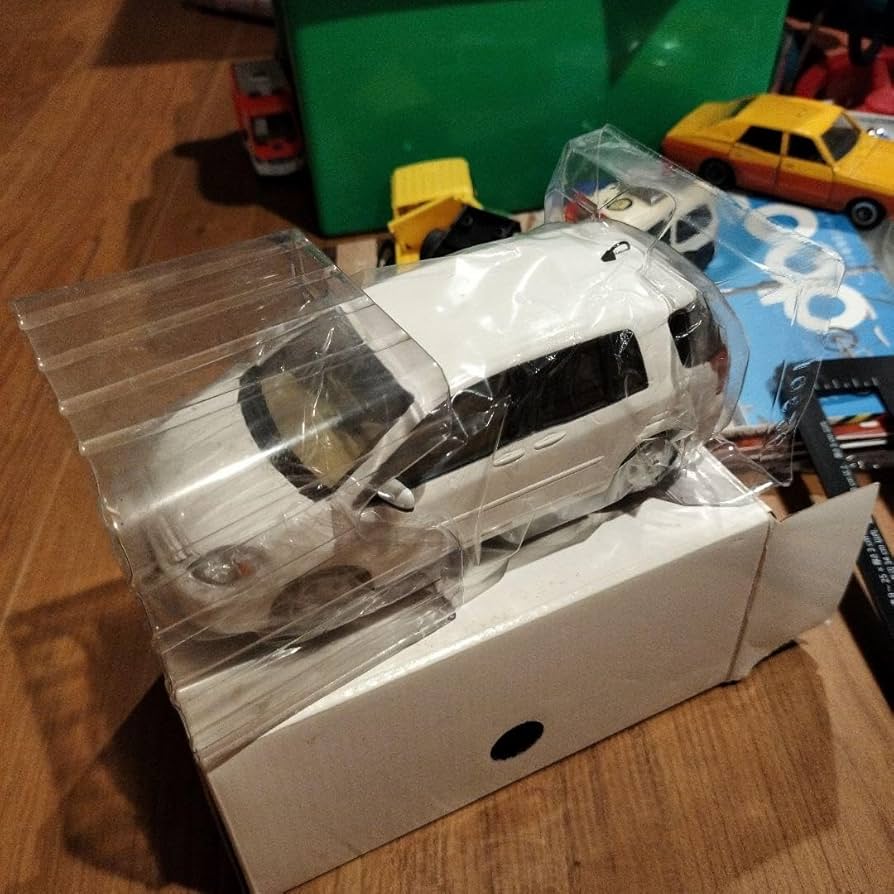 トヨタ　ラウム　1/24 カラーサンプル　ミニカー Amazon.co.jp: 1 24 トヨタ ラウム カラーサンプル スーパー