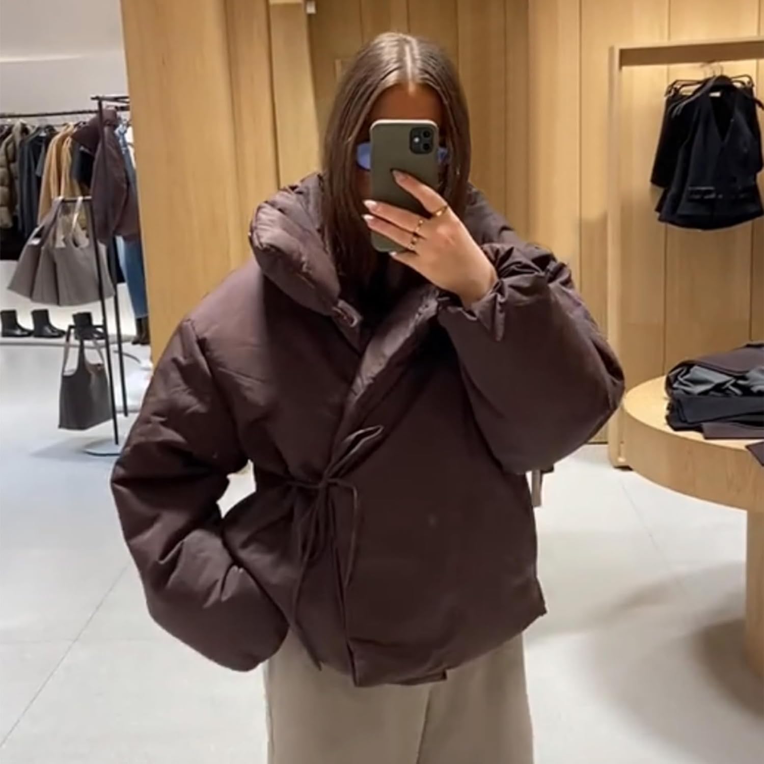Womens Winter Puffer Jacket Stand Collar Long Sleeve Down Jackets Trendy Warm Short Coat Outerwear with Pockets