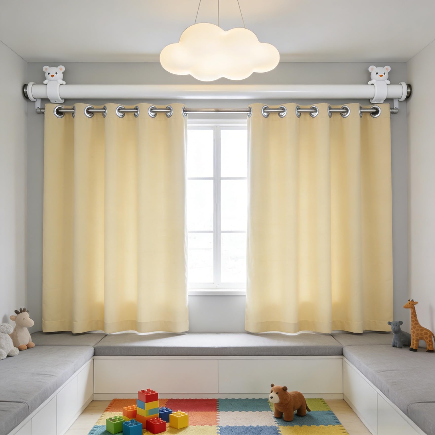 Cortinas acústicas y térmicas crema para solucionar el ruido en el salón