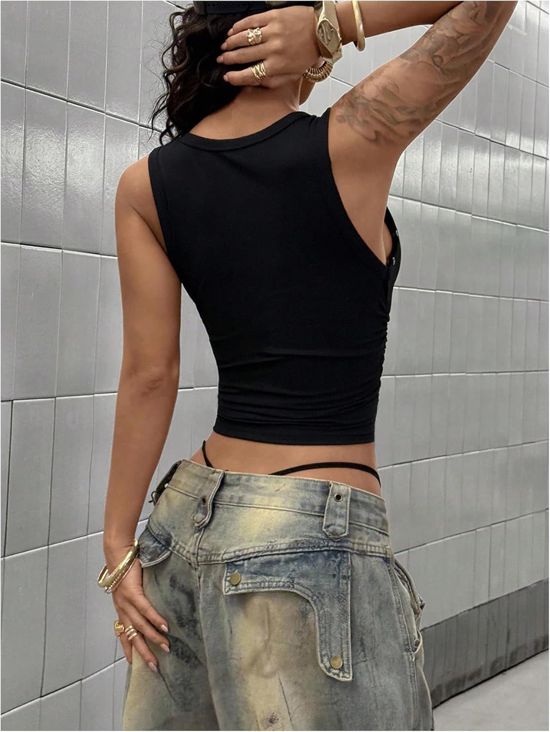 Verdusa Women's Y2K Punk Grommet Eyelet Tank Top Sleeveless Scoop Neck Night Out Fitted Crop Tops - Image 2