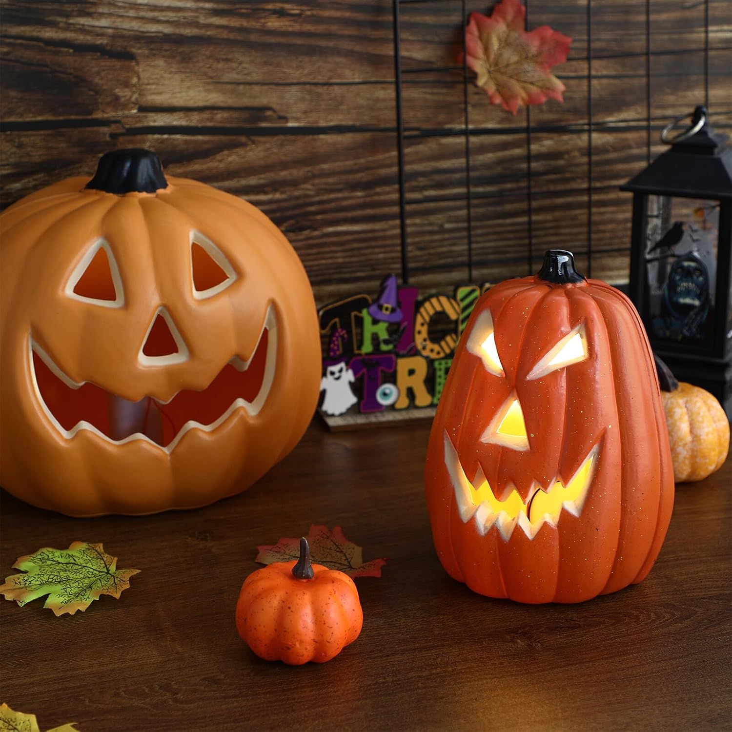 Halloween Pumpkin Lamp and Skull LED Figurine Light, Warm Glow Decorative Lamp for Indoor Household Party, Battery Operated Halloween Pumpkin Light for Holiday Home Decor