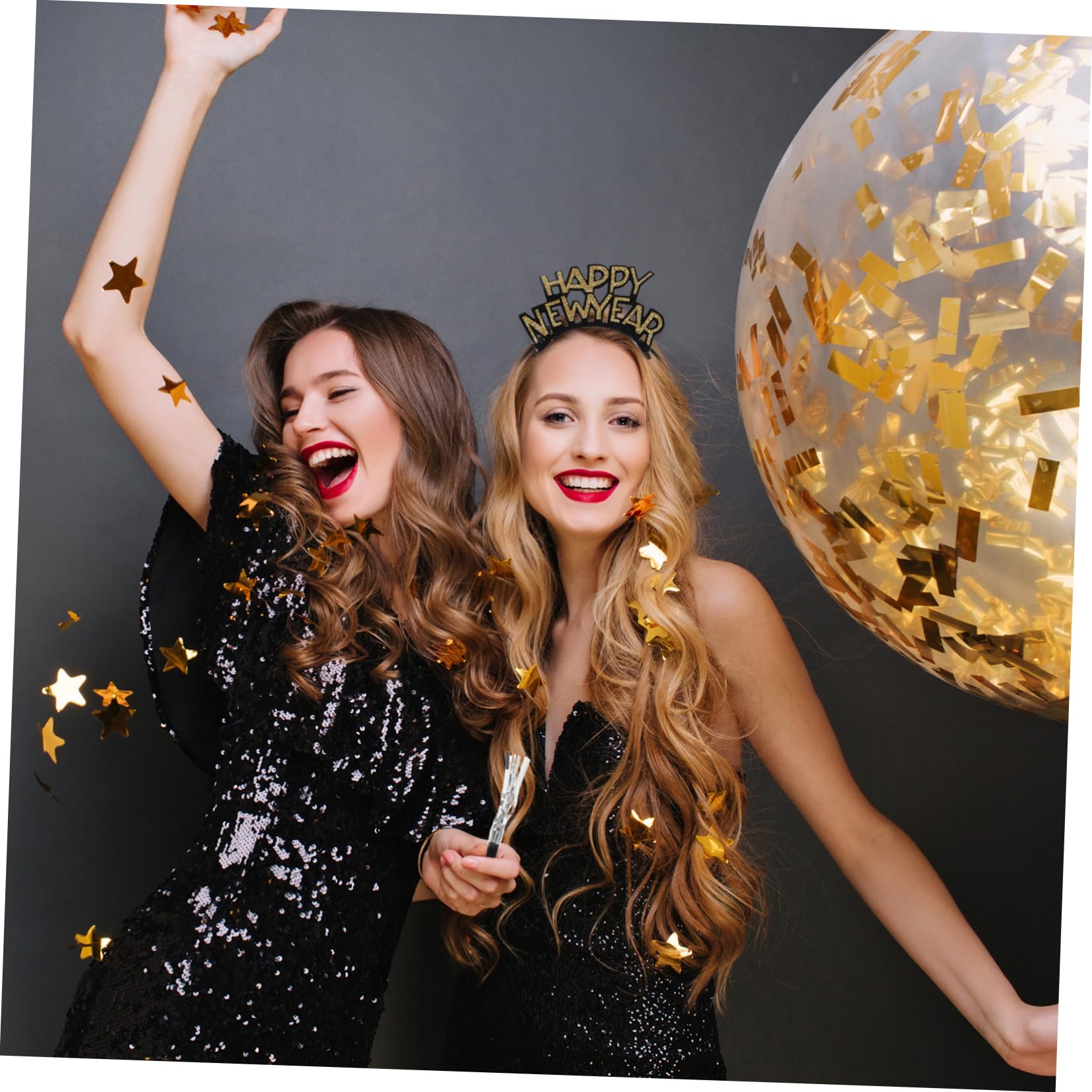 TOYANDONA 1tasche Neujahrsdekorationsset Mit Perlenkette Und Hut Partyhüte Für Silvester Und Stirnbänder Tröten Für Silvesterfeiern