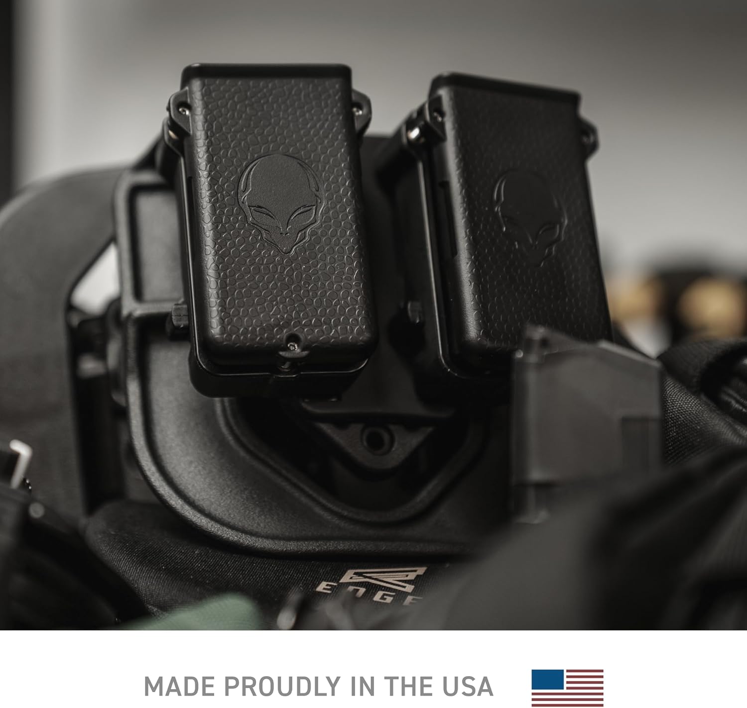 Alien Gear Cloak Double Mag Carrier - Dual Magazine Holster (9mm, 40, 45, 10mm, 380) - IWB/OWB Convertible - Adjustable Cant and Retention - Waistband Comfort with Belt Slide Option - Black