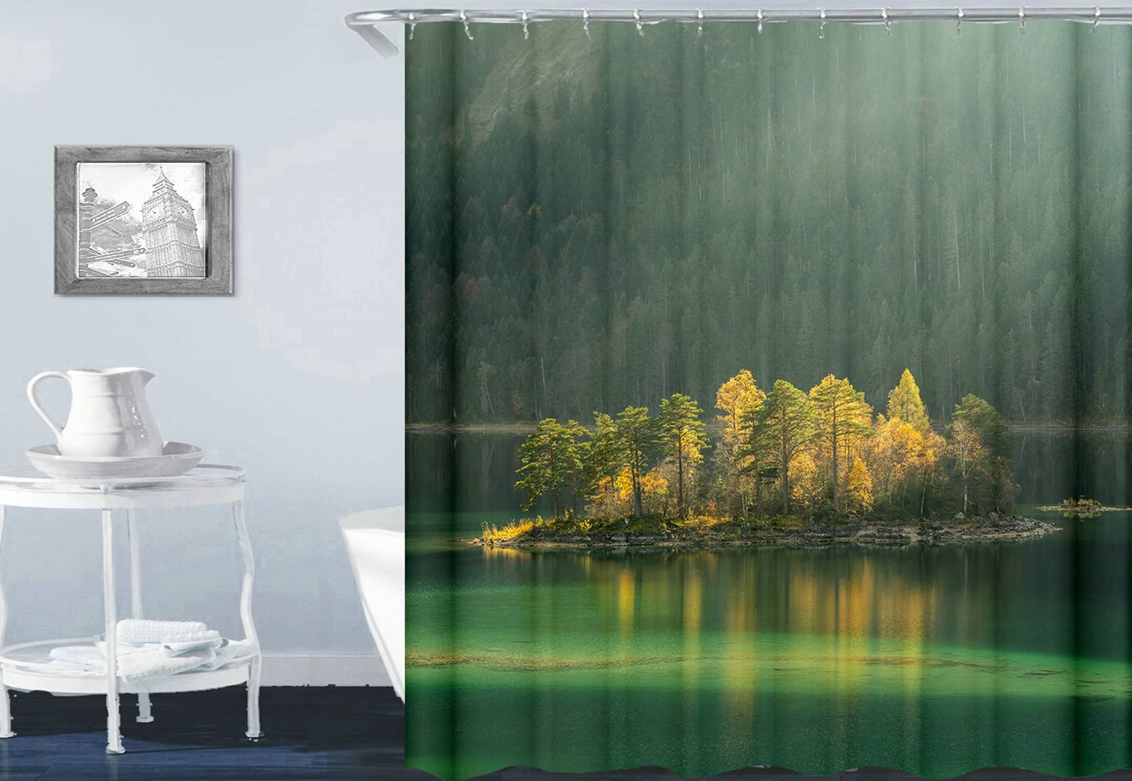 Rideau de douche décoratif motif forêt et lac pour une ambiance spa à la maison