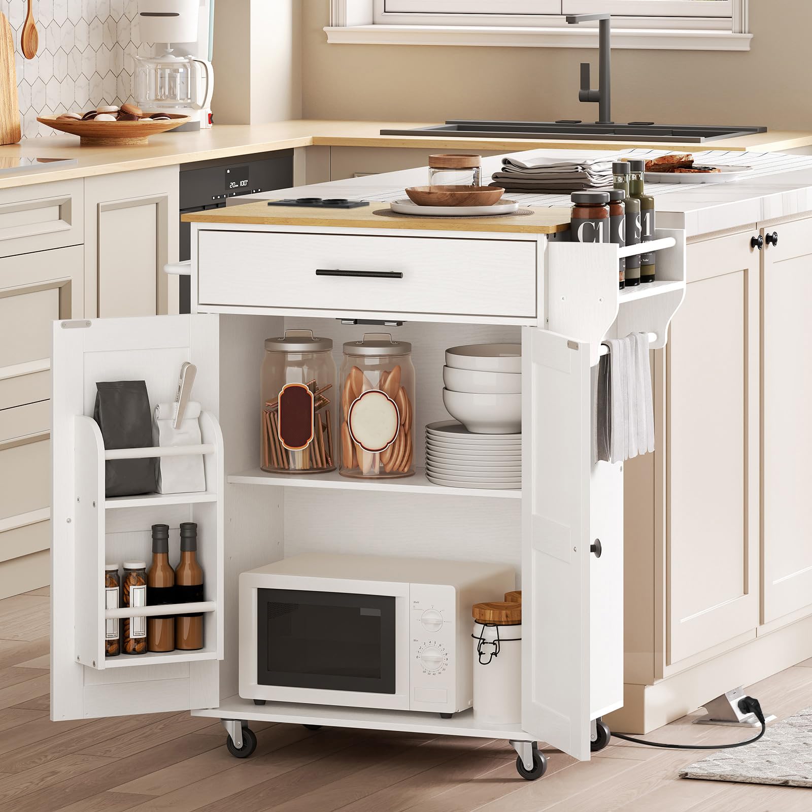 HOOBRO Tavolo Isola Cucina con Prese Elettriche, Carrello da Cucina con Cassetti e Porta Spezie, Carrello Isola da Cucina, con 2 Prese, Bianco e Colore Legno Naturale EWN88CZD01