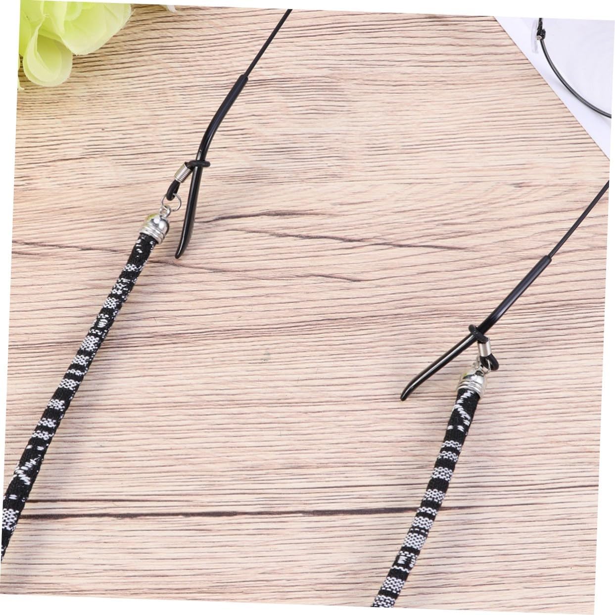 Baluue Glasses Necklace for Women Eyeglass Holder Chain Fashion Eyeglass Cord for Women Sunglasses Strap Men Black