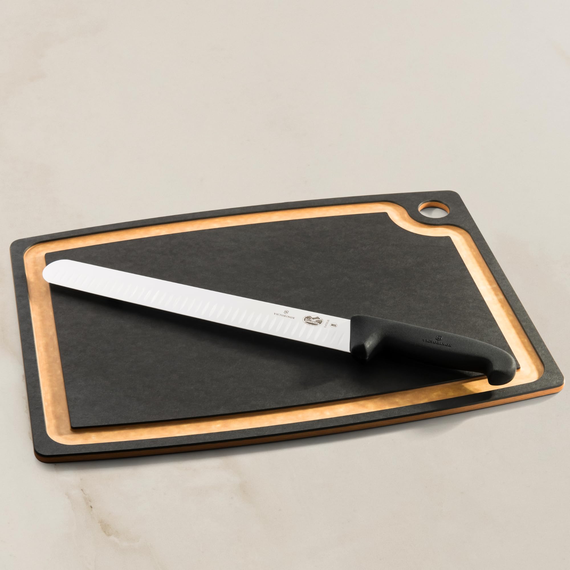 Victorinox Fibrox Schinkenmesser mit Kullenschliff, Scharfes Küchenmesser für Fleisch und Schinken, 30 cm, Gerade Klinge, Rostfreier Stahl, Schwarz