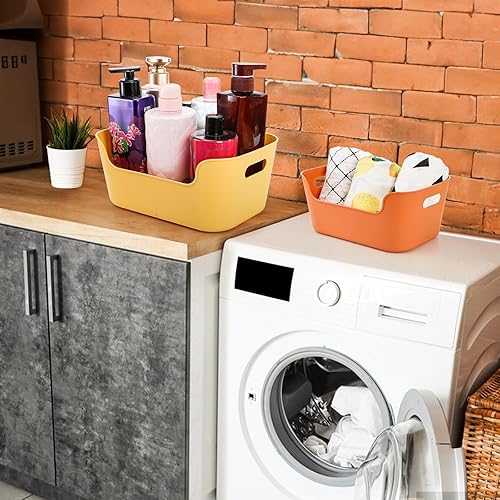 Miniatura 9 de Paquete de 12 contenedores y cestas de almacenamiento de plástico, 3 tamaños, contenedores organizadores de aula con asa integrada, contenedor de