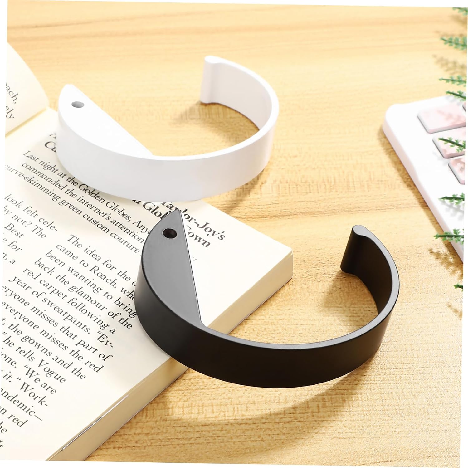 8pcs Purse Hook Portable Handbag Hanger for Desk and Table Lightweight Shaped Backpack Hooks and Easy to Use and Space-Saving
