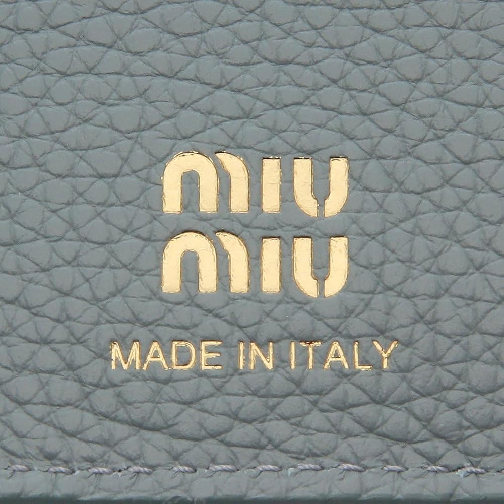 みぅみぅ Amazon | [ミュウミュウ] 二つ折り財布 メタルロゴ フラップ付き