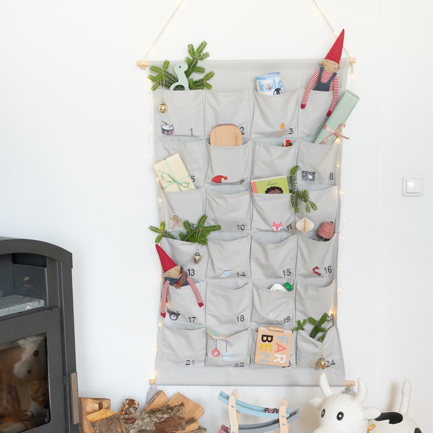 Kindsgut Adventskalender aus 100% Baumwolle zum Befüllen, für Kinder und Klein-Kinder, mit 24 Türchen zum Aufmachen und Öffnen, dezente Farben und schlichtes Design