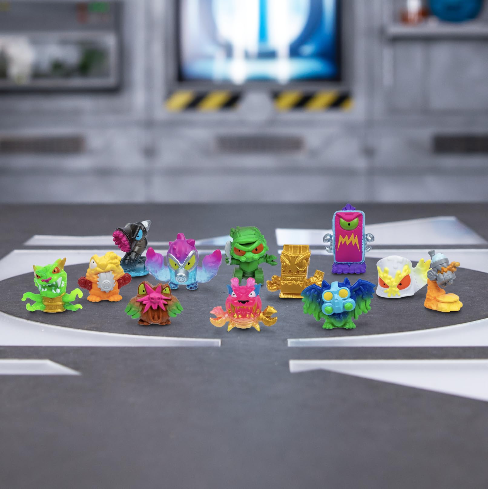 MrBeast Lab Swarms 実験キット 激レア　廃盤　海外限定 Amazon.co.jp: MrBeast Lab Swarms メガラボ 12個パック