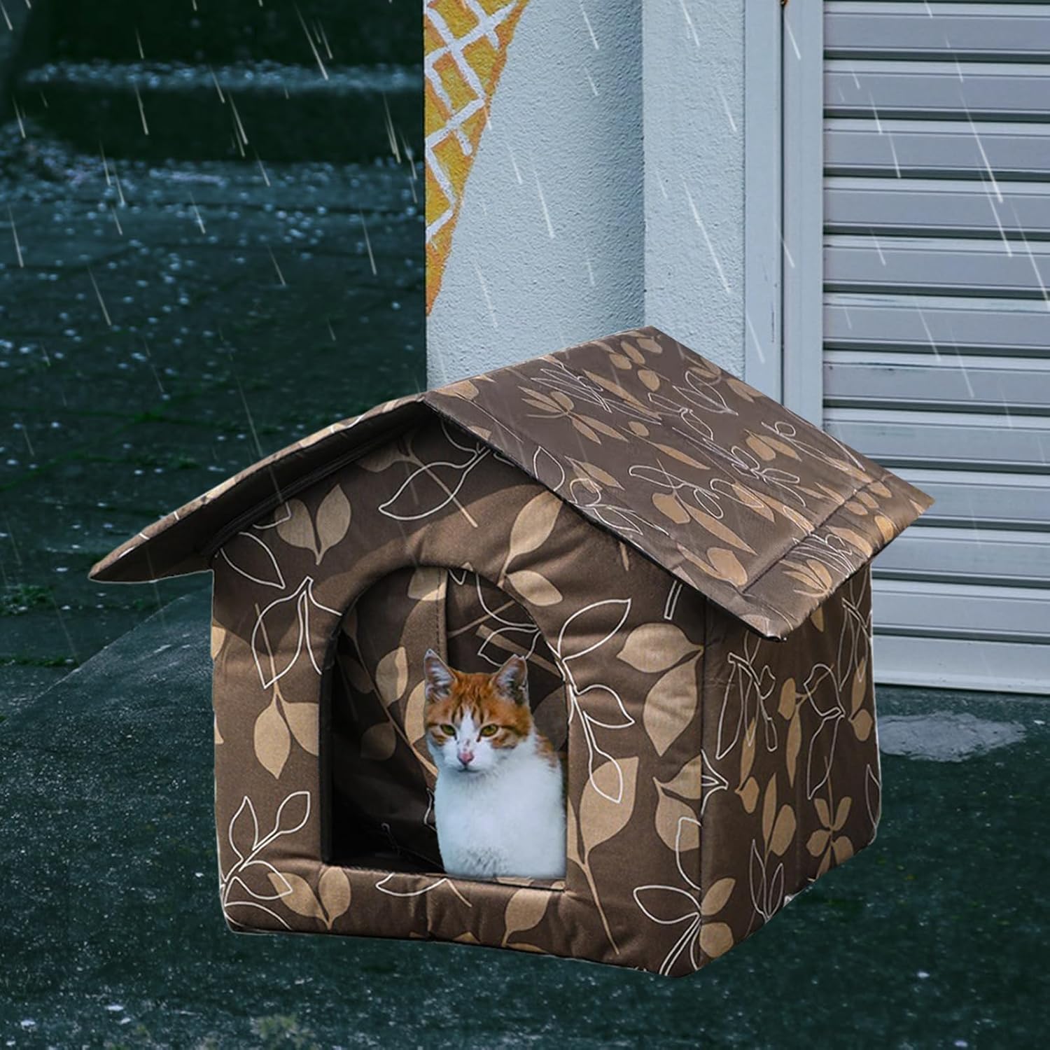 review Outdoor Pets Shelter Feral, Insulated Water Resistant Cat House, Windproof Den Kitty Condo Outside, Covered Pet Feline Cozy, Retreat Hideaway Enclosed Pet Kennel for Cats Dogs Sturdy Winter Safety
