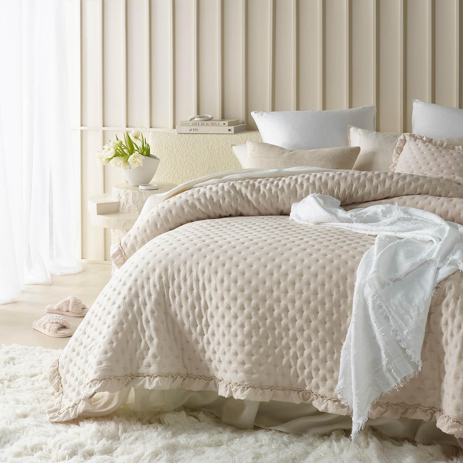 ROOM99 Molly Elegant Cream Bedspread 240 x 260 cm – Versatile Blanket for Bed and Sofa – Quilted – Ideal as a Bedspread
