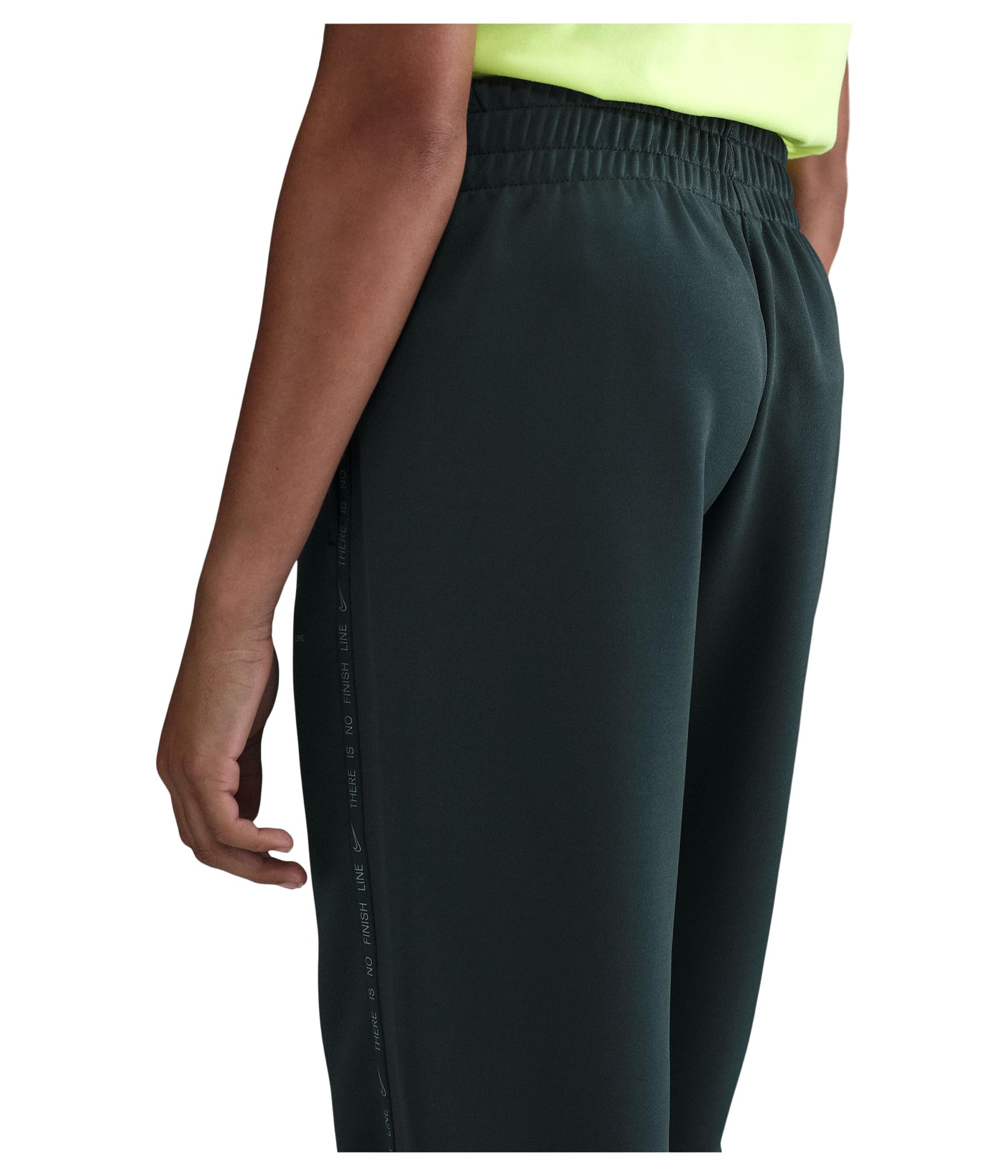 Nike Sportswear Multi Dri-FIT Hose für ältere Kinder, HV0654