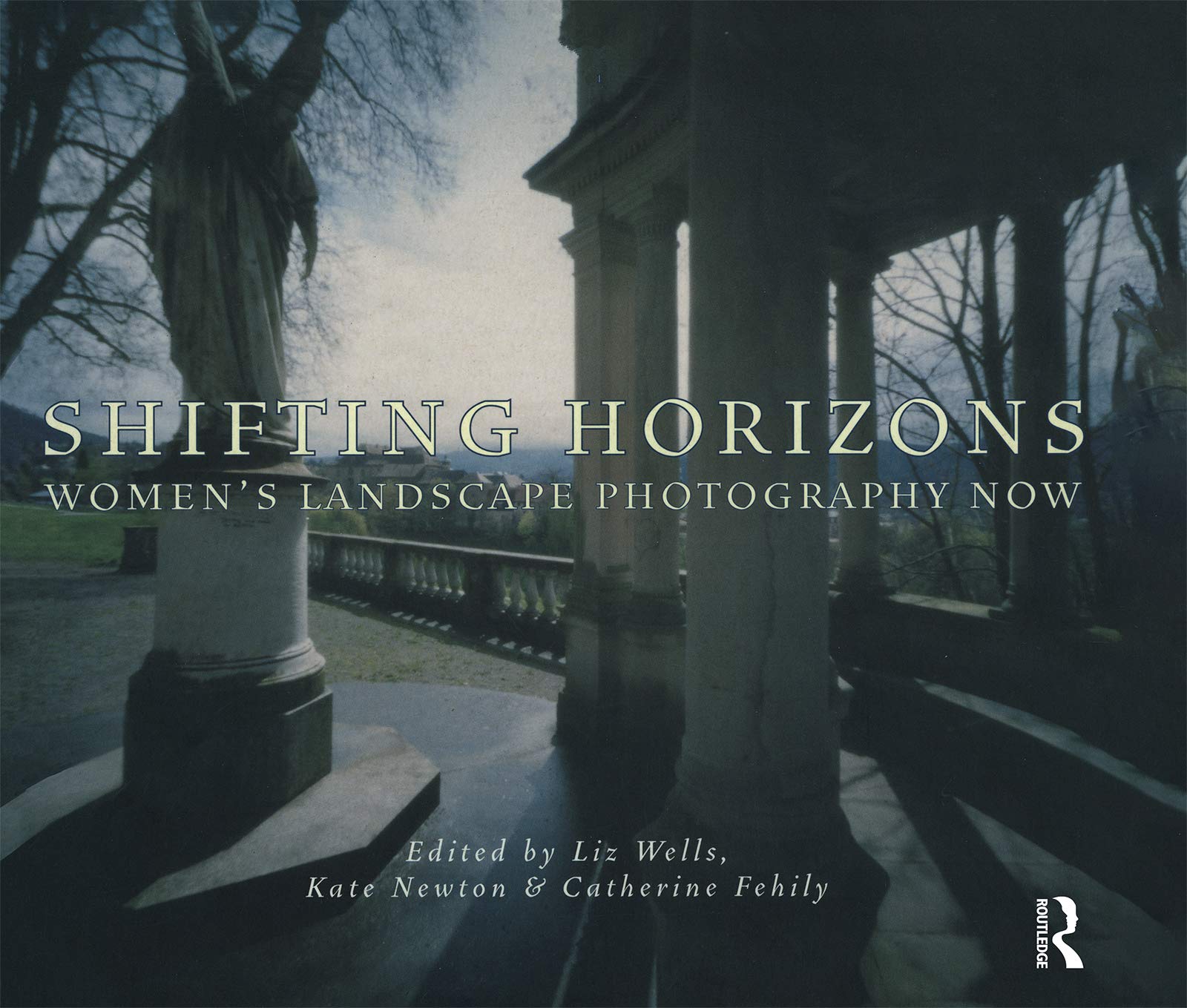 Livre Shifting Horizons Women's Landscape Photography Now anglais