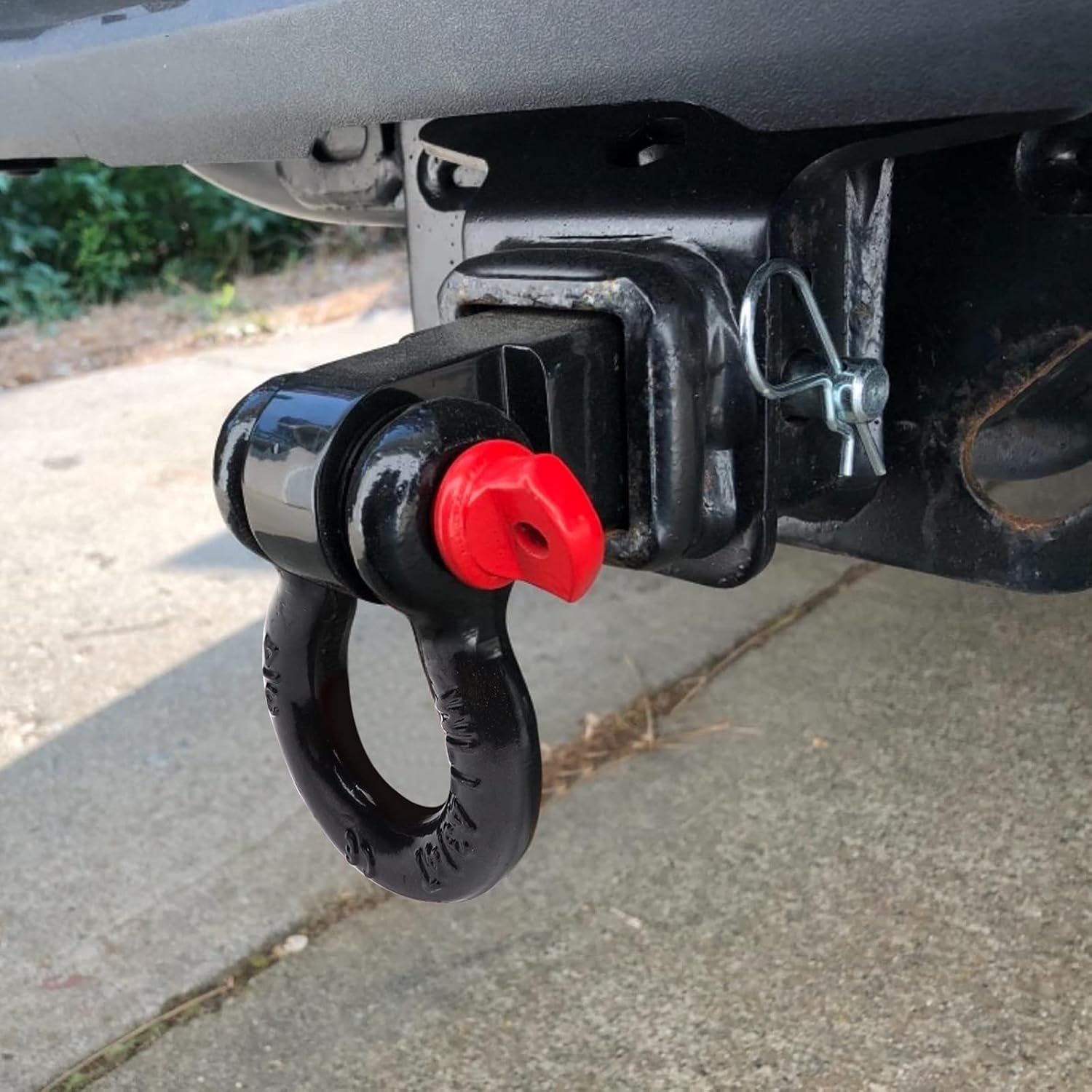 BETOOLL 2-Inch Shackle Tow Hitch Receiver, 46297 Lbs Break Strength 3/4" D Ring Shackle Compatible with Jeep Wrangler and All Chevy/GMC, Ford, Dodge, Nissan, Toyota Truck 2" Receivers