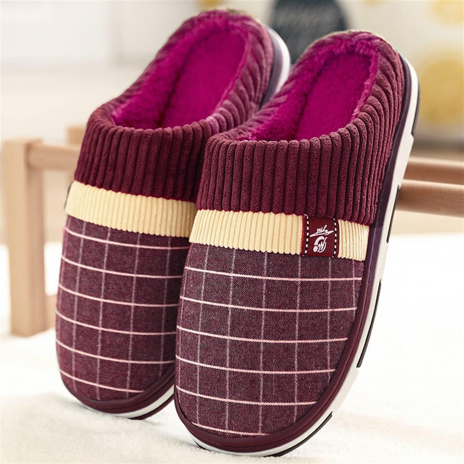 SUNESAHouse Slippers Mens Winter Slippers Scuff Comfy House Shoes Slip on Memory Foam Bedroom Slippers Indoor Outdoor Home Shoes Cotton Slippers (Color : Wine Red, Size : 6)