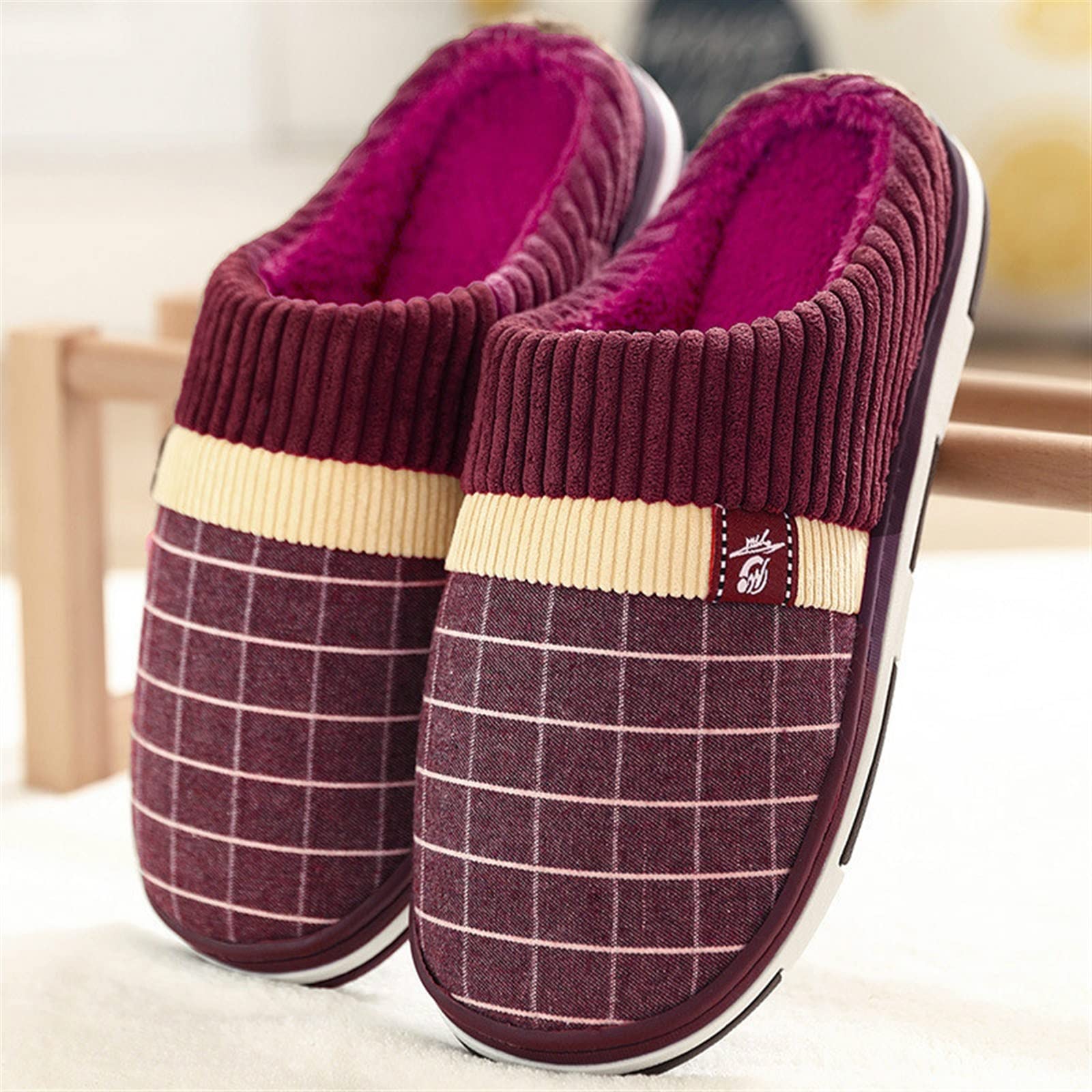SUNESAHouse Slippers Mens Winter Slippers Scuff Comfy House Shoes Slip on Memory Foam Bedroom Slippers Indoor Outdoor Home Shoes Cotton Slippers (Color : Wine Red, Size : 6)