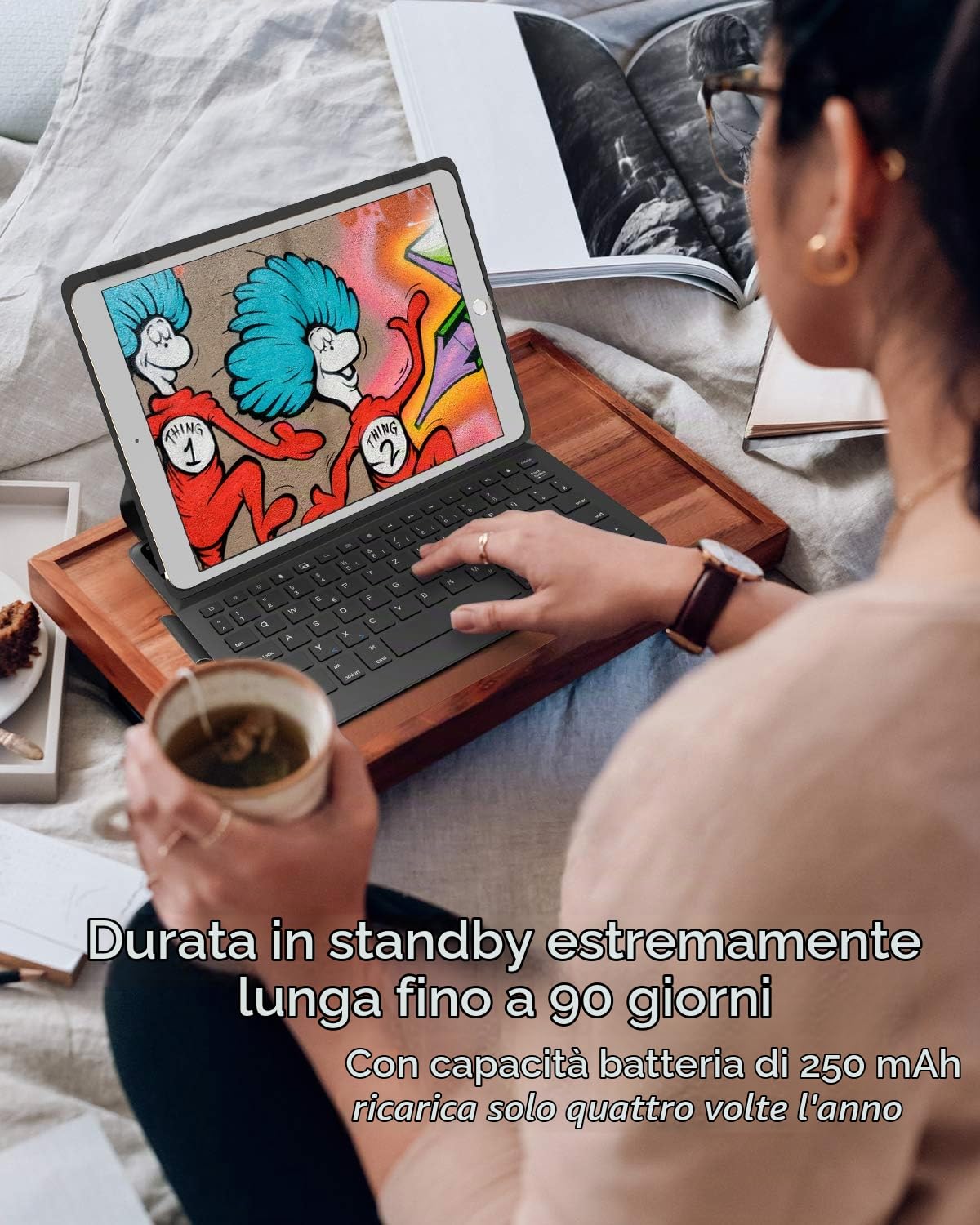 Inateck Custodia ultra leggera per iPad 2020 (8a generazione)/iPad 2019 (7a generazione) da 10,2 pollici, iPad Air 3 e iPad Pro 10,5, con pulsante di accensione intelligente, QWERTZ, BK2006