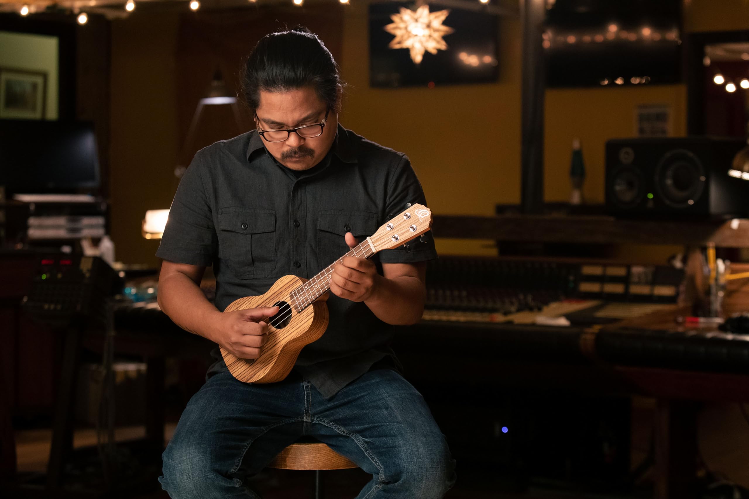 Ortega Guitars Ukulele Soprano Elettro-Acustico – Timber Series – Gig Bag Inclusa – Zebrawood, Natural (RFU10ZE)
