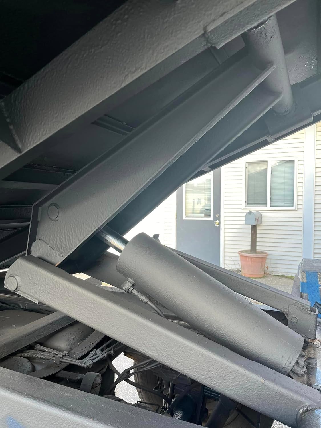 woolwax Hard-On Permanent Corrosion Protection 1 Quart Bottle