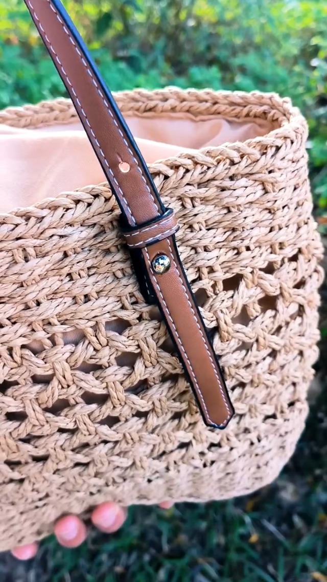 Bolso de hombro tejido a mano Eiyye color caqui miniatura 7