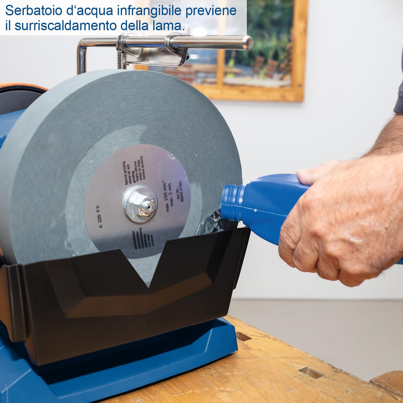 Scheppach sistema di affilatura ad acqua Tiger 7000s (Mola ad acqua con motore a induzione da 200 W, mola in corindone pregiato 250 × 50 mm grana 220 | incl. dispositivo universale)