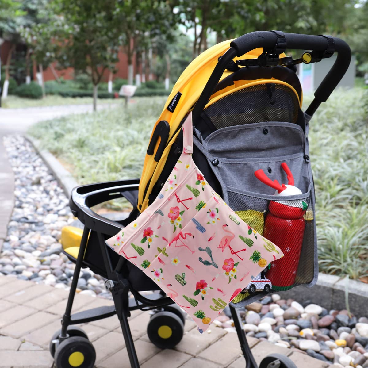 Sac à Couches Lavables, Sac Couches, Réutilisable Wetbag Sac Etanche Organisateur de Couches de Voyage Accrochable Double Fermeture éclair, Sac Fourre Tout pour Bébé, Plage Piscine Gym (Rose)