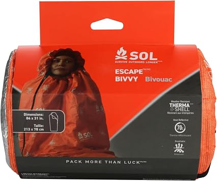SOL Escape Bivvy مع غطاء محرك السيارة - بطانية التأهب للطوارئ - تعكس ما يصل إلى 70٪ من حرارة الجسم - البقاء في الهواء الطلق Bivvy - مقاوم للماء - متين وتنفس - مستلزمات التخييم الشتوية - برتقالي