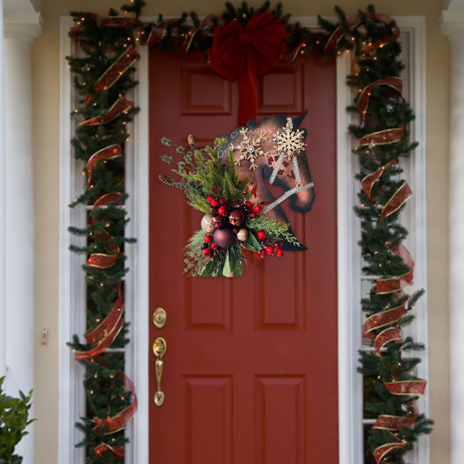 Ghirlanda Natalizia Con Testa Di Cavallo | Decorazione Porta Ingresso | PVC Realistico | 40x30 Cm | Verde E Rosso Per Natale
