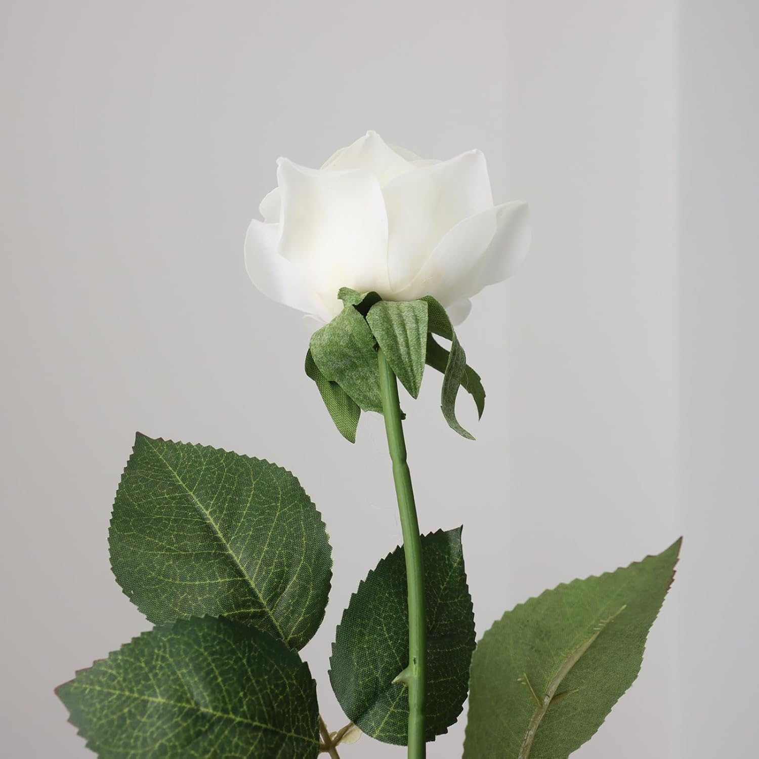 Buart Artificial Silk Flowers Real Touch Realistic Roses Bouquet Long Stem for Home Wedding Party Valentine's Day Mother's Day Table Centerpieces Decorations (White,12PCS)