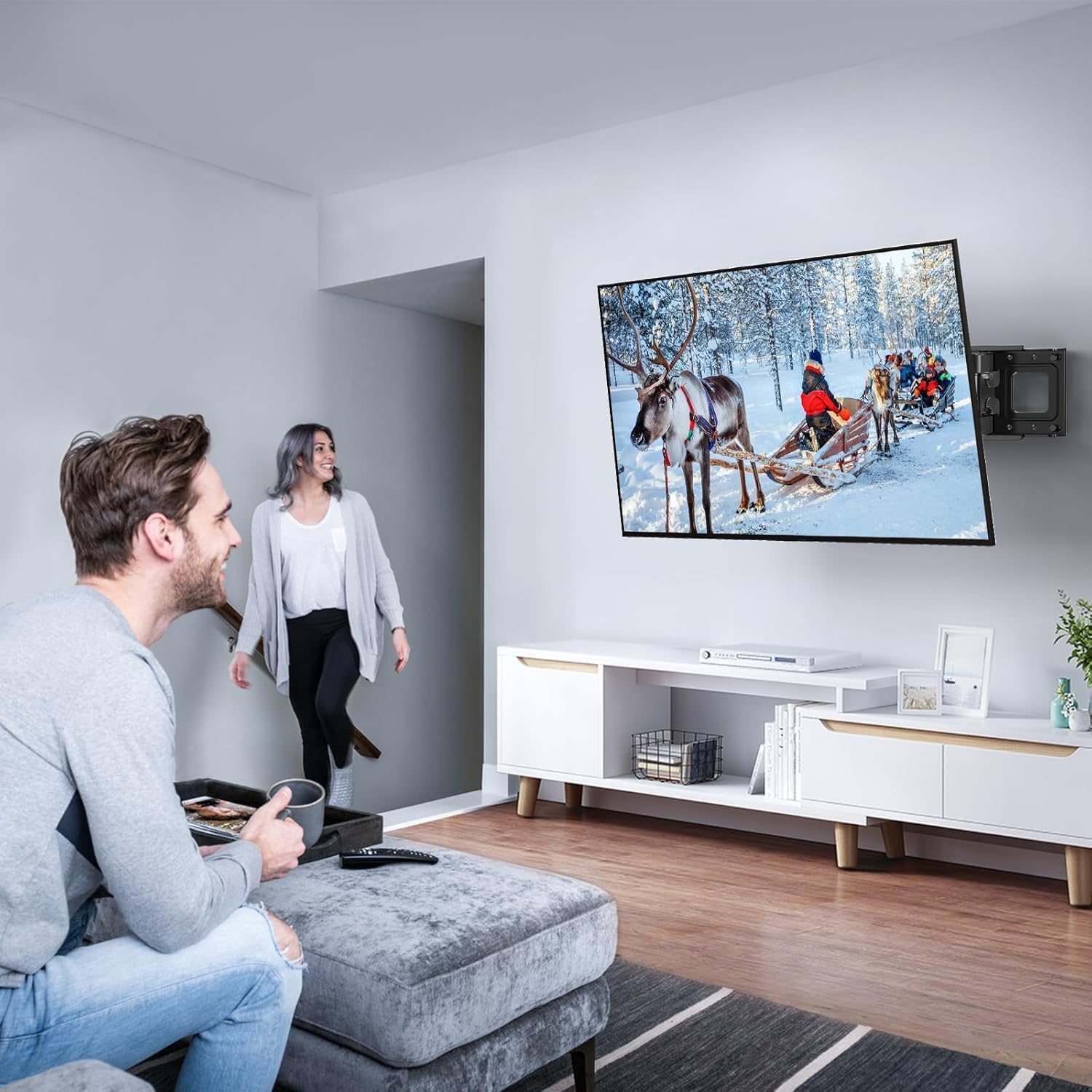 PERLESMITH Full Motion TV Wall Mount for 26-65 inch TVs, TV Mount up to 99lbs Max VESA 400x400mm, Wall Mount TV Bracket with Dual Articulating Arms Swivel Tilt Extension Fits 8″/16″ Wood Studs, PSMFK4 - Image 8